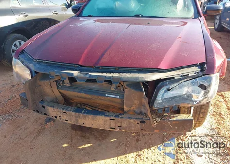 2019 Chrysler 300 Touring z USA, uszkodzony, nr VIN 2C3CCAAG5KH698310